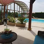 A Pres D'issigeac 24560 Dordogne 호텔