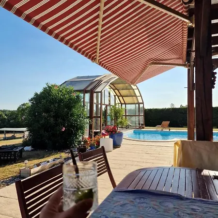 Gite A Boisse Pres D'issigeac 24560 Dordogne Vakantiehuis